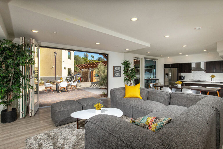 Creekside Apartments for Rent in Vista, CA Home