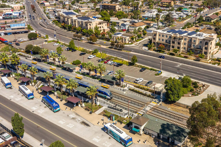 Creekside Apartments Vista, CA Neighborhood